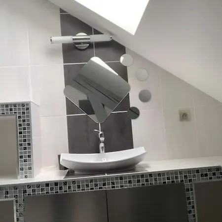 Moderne * رُمْيِريمو